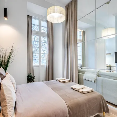 Riverside View Апартаменти *