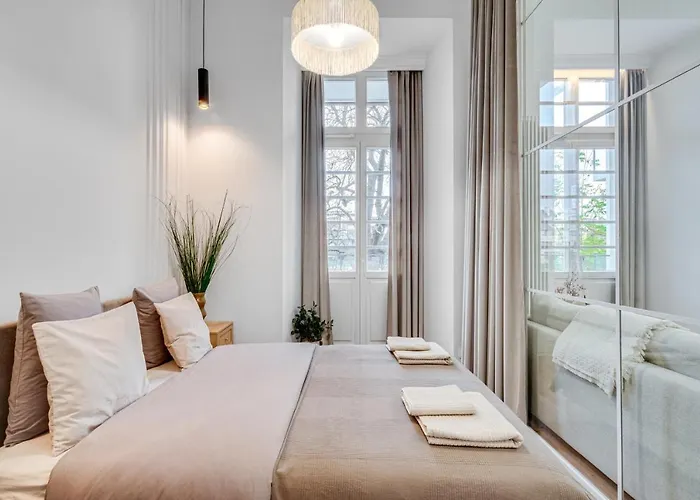 Riverside View Апартаменти