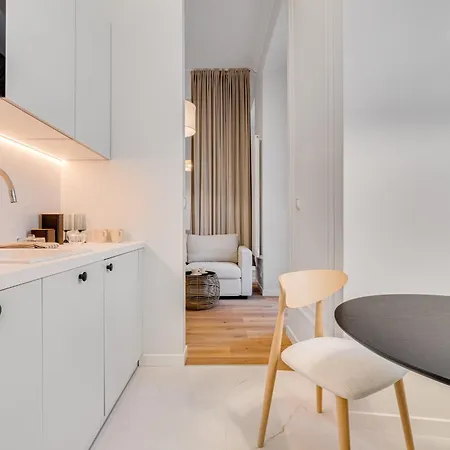 Riverside View - Parking Free *